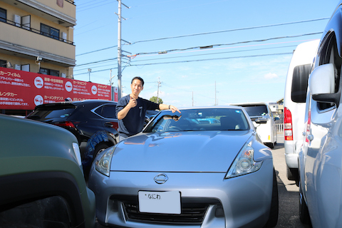 1    ウインドリペアとは？を徹底解説！  下記リンクをご覧ください。   http://www.dent-smile.jp/sekou/windrepair/what-is-window-repair.html  傷は放置すると伸びます！    フェラーリのウインドリペアを動画をご紹介！    『愛車もお客様も笑顔にする会社』  デントスマイル    是非、日々の作業記録もご覧下さい。  日々の作業記録はこちら    デントスマイル　YOUTUBEチャンネル    デントスマイル　インスタグラム    ライン友達募集中      