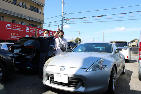 1    ウインドリペアとは？を徹底解説！  下記リンクをご覧ください。   http://www.dent-smile.jp/sekou/windrepair/what-is-window-repair.html  傷は放置すると伸びます！    フェラーリのウインドリペアを動画をご紹介！    『愛車もお客様も笑顔にする会社』  デントスマイル    是非、日々の作業記録もご覧下さい。  日々の作業記録はこちら    デントスマイル　YOUTUBEチャンネル    デントスマイル　インスタグラム    ライン友達募集中      