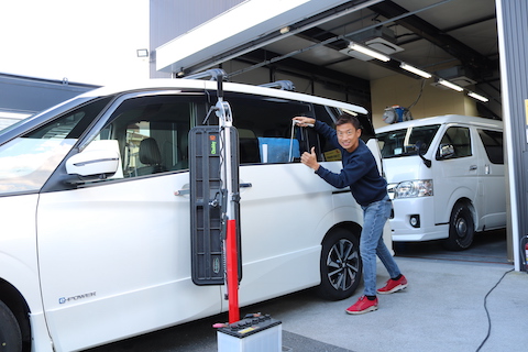 愛車のへこみを瞬時に解決！修理跡が残らないデントリペア！