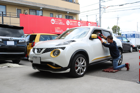 日産ジュークのドアのへこみを即時に修理でお悩み解決！