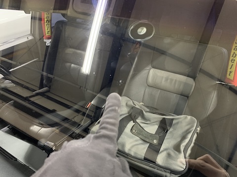 VOLVOのフロントガラスのひび割れ修理