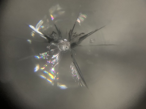 VOLVOのフロントガラスのひび割れ修理