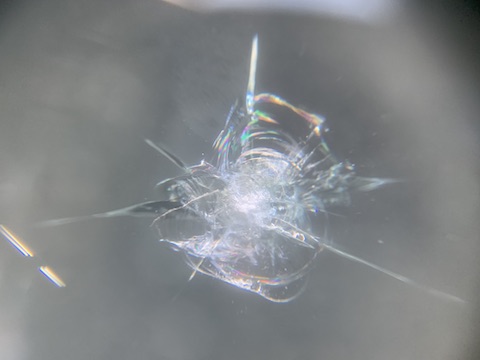 フロントガラス修理は当日即時施工！