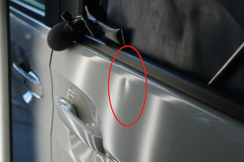 ドアのプレスラインをデントリペアで即時解決！