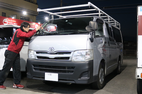 フロントガラス飛石でひび割れ、当日施工します！