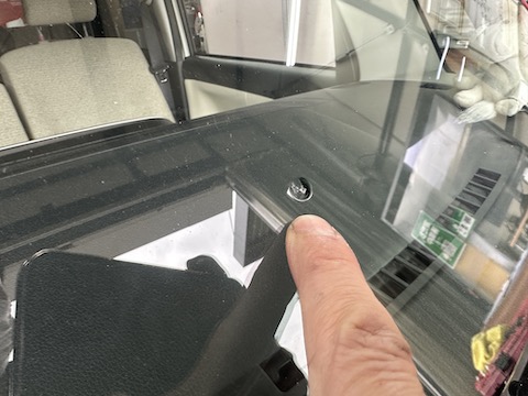 ウインドリペア自社施工で当日予約から施工します！