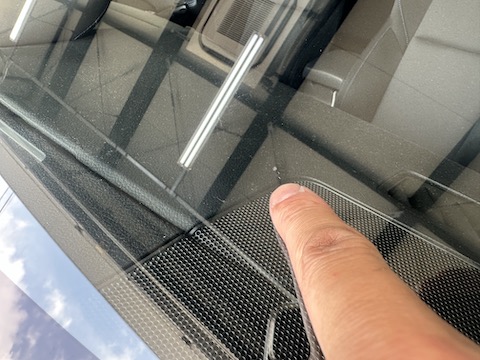 レヴォーグのフロントガラスのひび割れ修理！