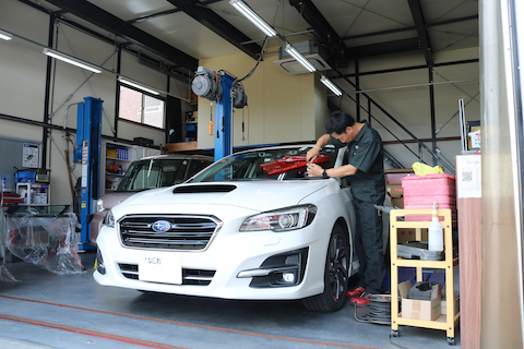 レヴォーグのフロントガラスのひび割れ修理！