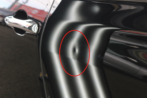 プリウス ドアに当て逃げのへこみ、即時修理可能！