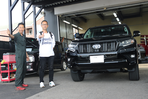 塗装か交換案内となるへこみをデントリペアで即時修理！