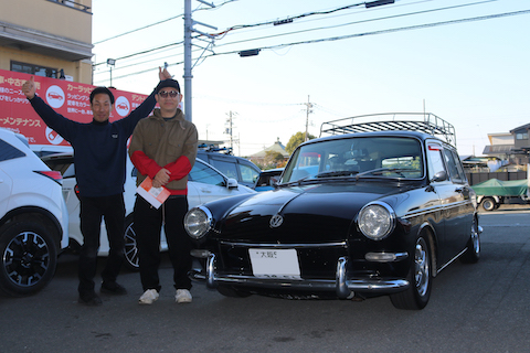 ヴィンテージカーのフロントガラスひび割れ修理！