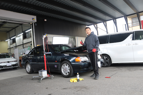 旧車のベンツの複数あったへこみをデントリペア修理