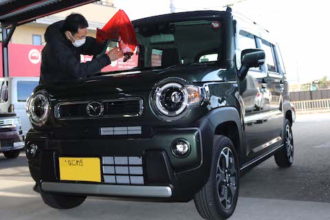 冬は飛び石でフロントガラス割れ続出！即日修理対応します