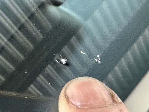 フロントガラスのひび割れや欠け傷を直します