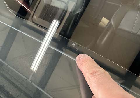 フロントガラスのウインドリペア不十分な傷を修理！