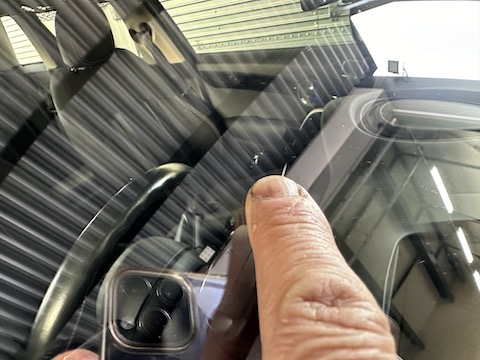 青色のコートテクトガラスもひび割れ修理可能！