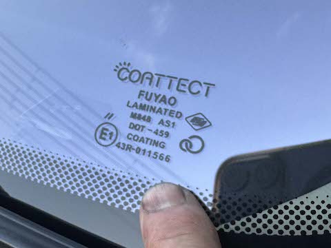 青色のコートテクトガラスもひび割れ修理可能！