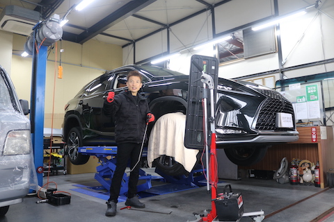 レクサスのフェンダーへこみを跡形もなく綺麗に修理！