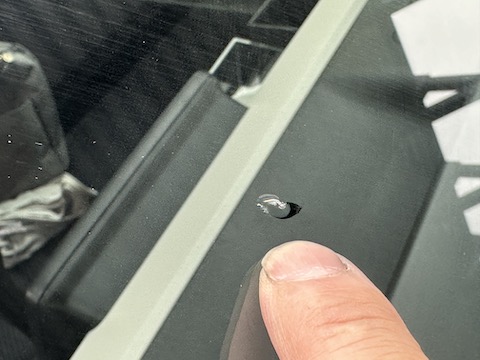 ワゴンRのフロントガラスひび割れを即日修理