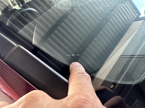 フロントガラスウインドリペア修理を断られたひび割れ傷を対応！