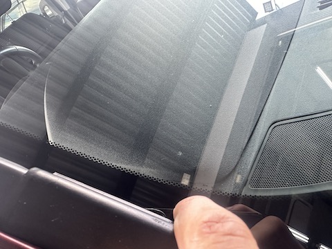 フロントガラスウインドリペア修理を断られたひび割れ傷を対応！