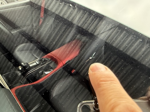 フロントガラスのひび割れ、いろんな傷に対応！