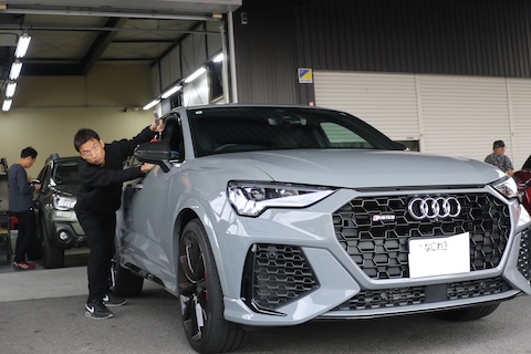 RSQ3のアウディへこみを塗装しないデントリペア修理