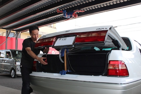 大切な愛車の凹みもデントリペアで塗装せずに美しく修復！