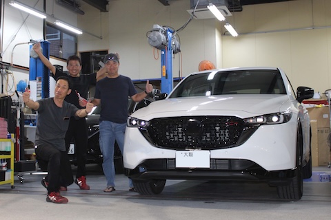 CX-5ドアの大きなへこみ、デントリペアでプレスラインも復元