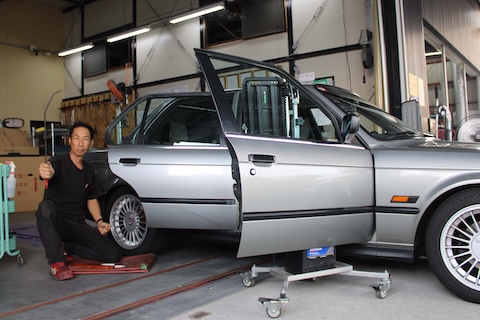 旧車BMWのへこみ修理をデントリペアで解決