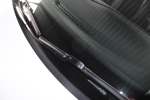 フロントガラス交換と言われたひび割れをウインドリペア修理