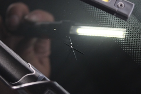 フロントガラス交換と言われたひび割れをウインドリペア修理