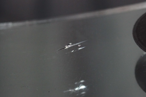 VOLVOのフロントガラスひび割れをウインドリペアで修理！