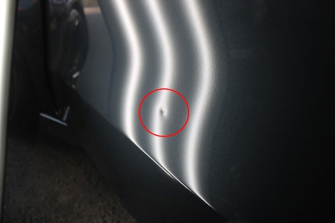 N-BOXのドアへこみ修理、デントリペアで笑顔の仕上がり