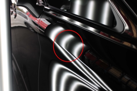 40系ヴェルファイアのへこみ修理、黒いボディもデントリペアで美しく復元