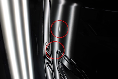 キャラバンのドアパンチ被害｜運転席ドアのへこみをデントリペアで即時解決！