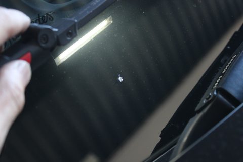 修理できないと断られたフロントガラスの傷をウインドリペアで対応！