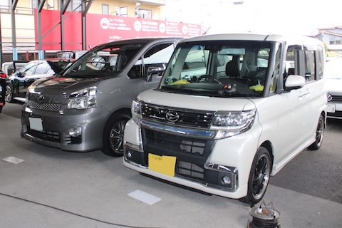 フロントガラスひび割れを同時施工！厳しい位置の傷もウインドリペアで修理