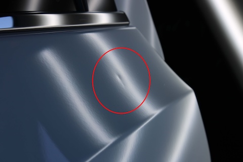 ESのドア上部にできた凹みをデントリペアで修復！難しい位置でもお任せ