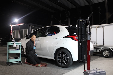 ドアパンチ凹みをデントリペアで修復！ドアノブ付近も対応可能