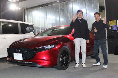 強風のドアパンチ被害…マツダ3大きな凹みを塗装せずデントリペアで挑戦