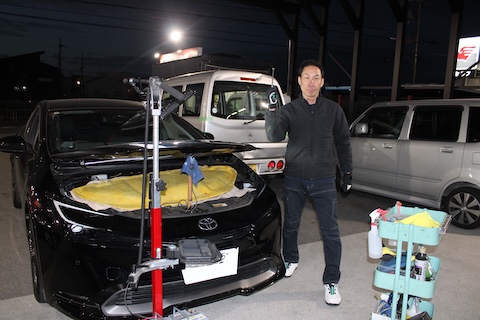 プリウスのアルミボンネット凹みも修理可能！塗装しないデントリペア