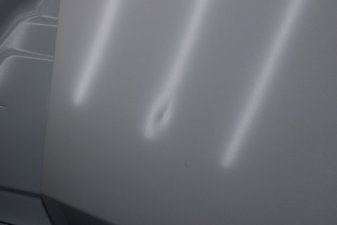 オーラの小さな凹みも見逃しません！気になるへこみはデントリペアで即解決