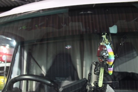 フィアットデュカトのフロントガラスひび割れも即日修理！45分で完了