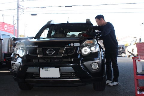 エクストレイル フロントガラスひび割れ修理｜交野市