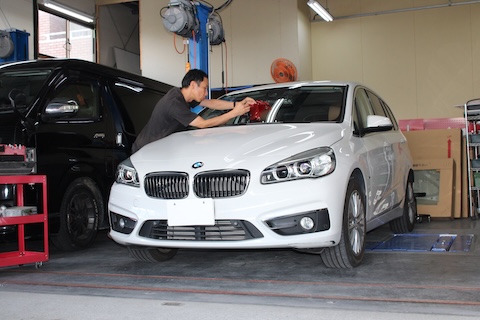 フロントガラスの色んなひび割れ修理対応！交野市