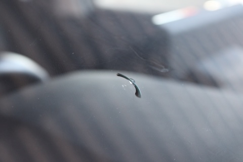 フロントガラスの色んなひび割れ修理対応！交野市