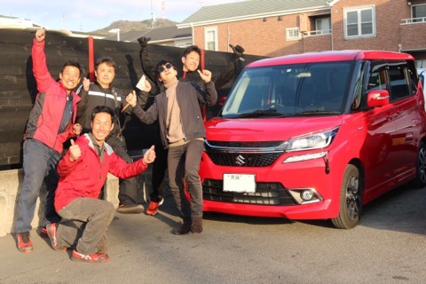 ヒビ割れたフロントガラス交換、衝突安全装置付もお任せ!