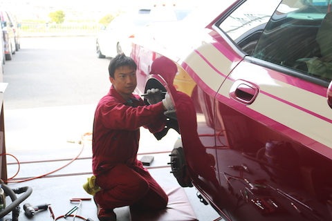 愛車の凹み修理のおすすめは、やっぱりデントリペア！