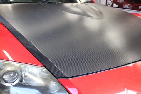 カーラッピングで、車を簡単に色変え!